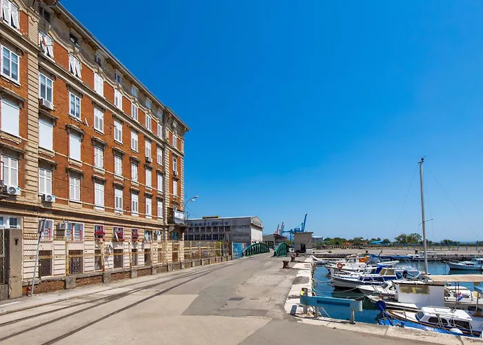 Step To The Sea Apartment
