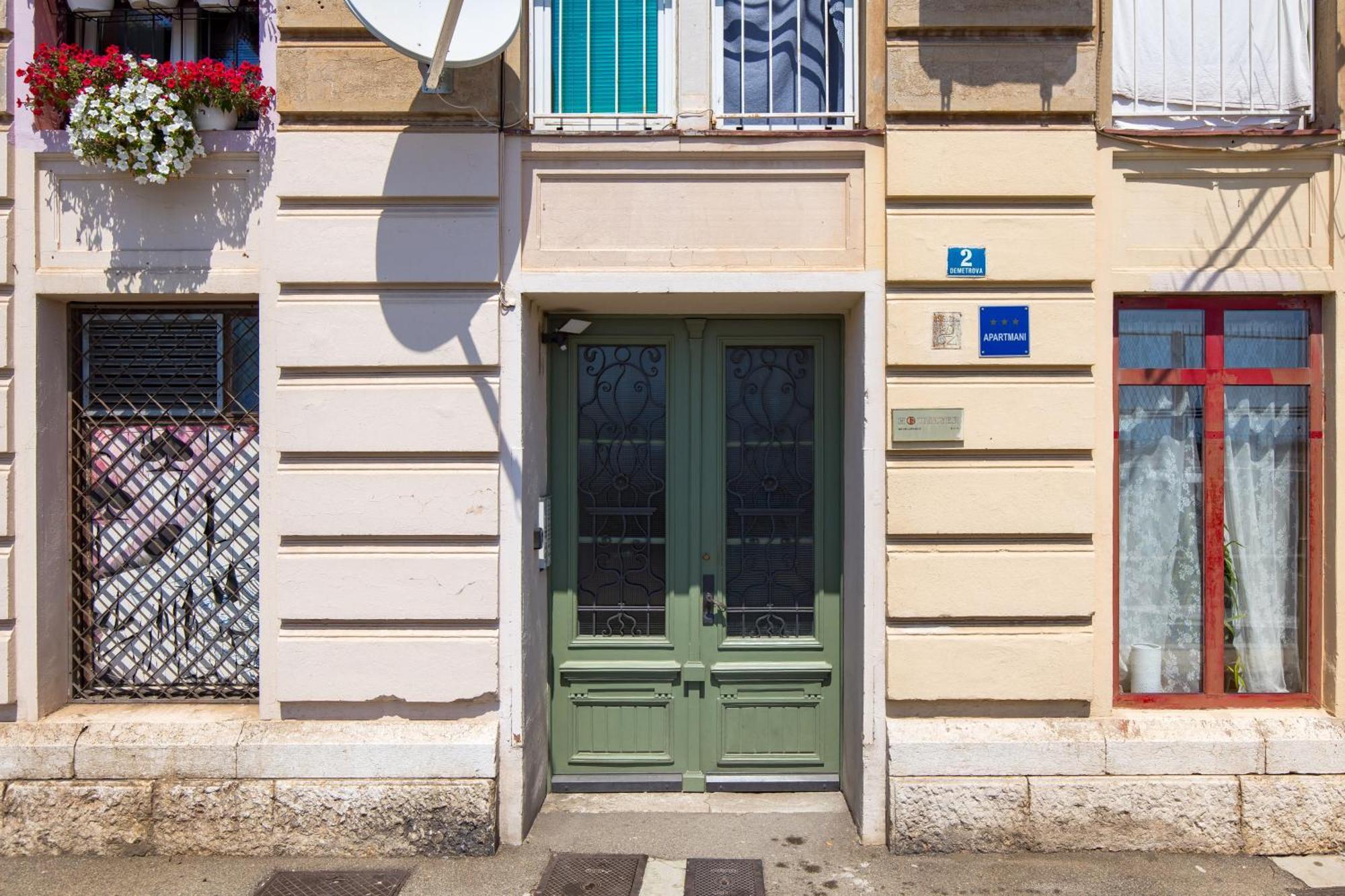 Step To The Sea Apartment